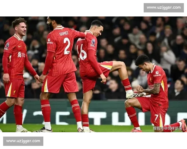 内维尔锐评英超：利物浦似当年曼联，曼城引援质量下滑